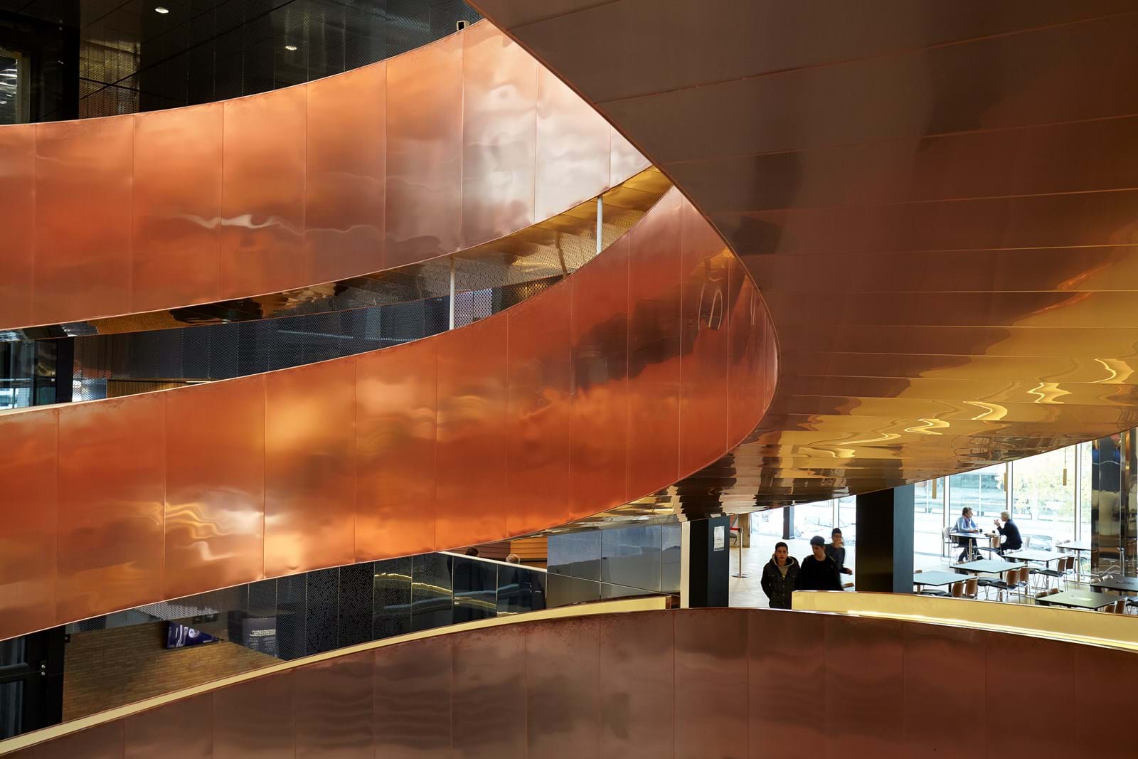 Impressive stairway made of copper inside the new Experimentarim
