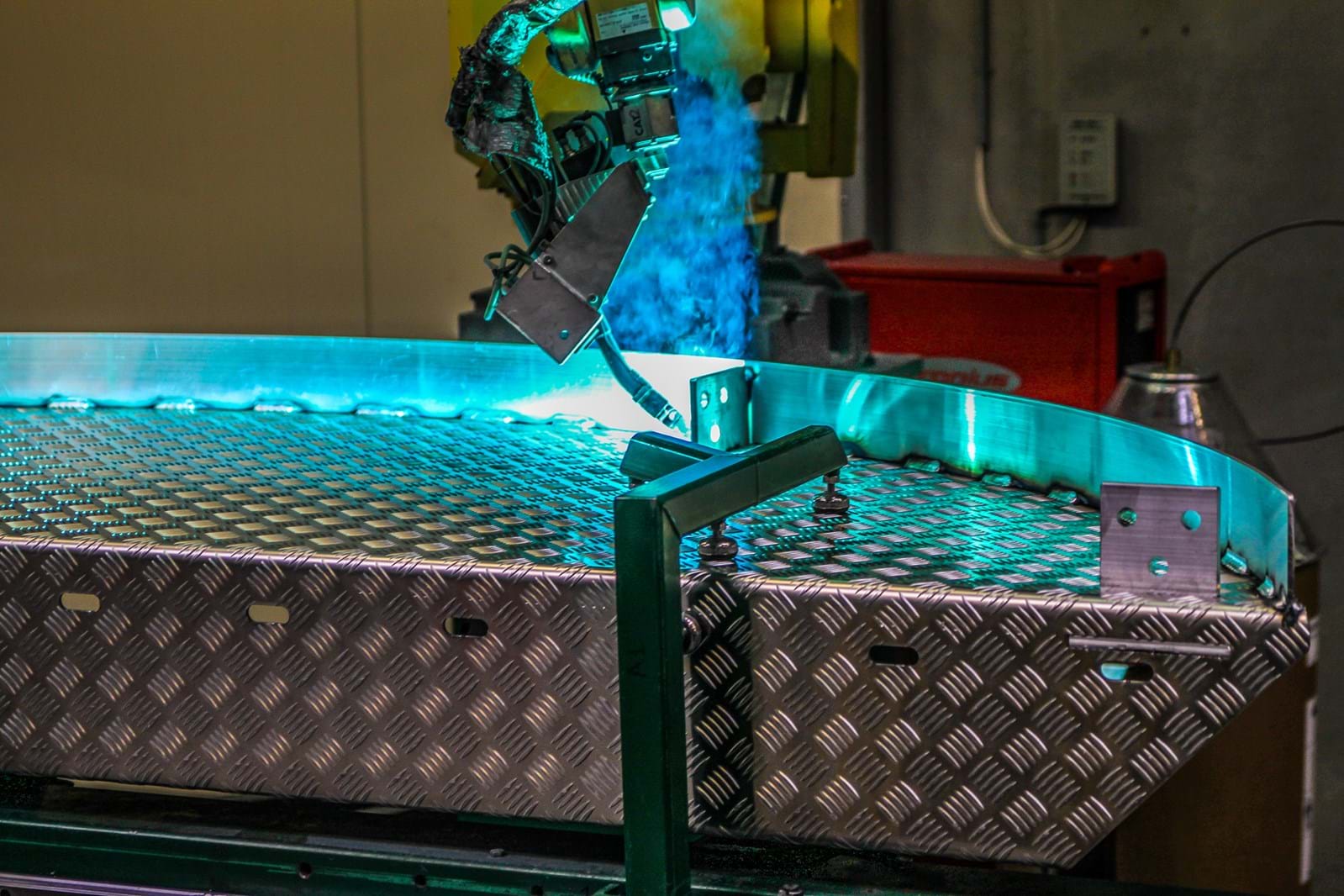 robot_welding.jpg